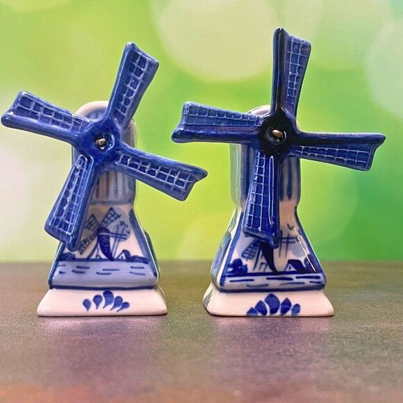 Vintage Delft Blue Windmill Salt & Pepper Set. 1970's. - Picture 3 of 9